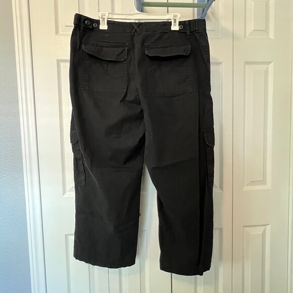 Women's Universal Thread Black Straight Leg Utility Cargo Pants 17 Short - Picture 2 of 11